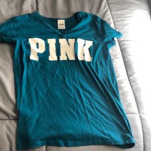 t-shirt pink